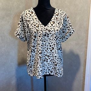 Super cute animal print blouse size med